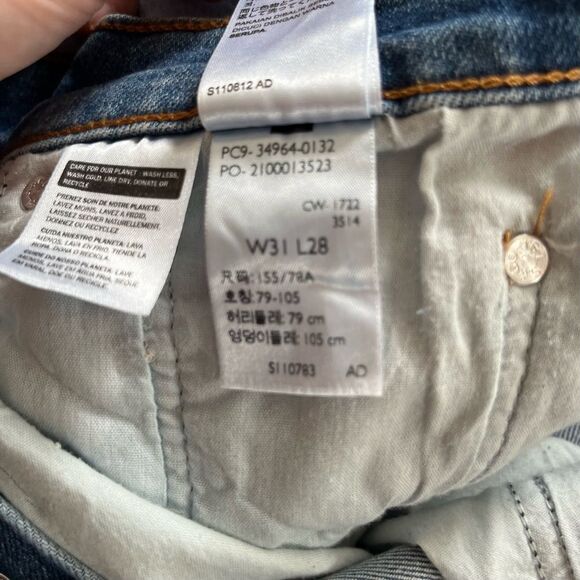 Levi's Medium Wash Wedgie Straight Distressed Denim Jeans 31x28 - Picture 13 of 16